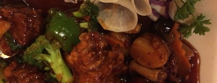 Hunan Wok Chinese Restaurant is one of Lieux sauvegardés par Deimos.