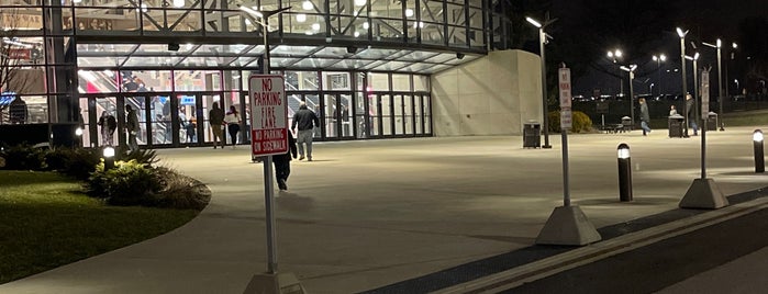 Allen County War Memorial Coliseum is one of sports arenas and stadiums.