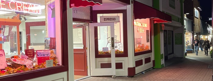 Joann's Fudge Shop is one of Upper Peninsula.