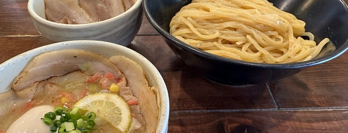 らーめん Zoot is one of よく行くラーメン屋.