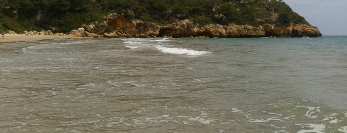 Platja de la Móra is one of El Descanso del Guerrero (Vacaciones).