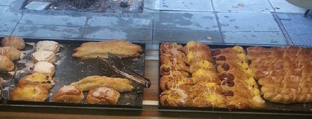 Buenos Aires Bakery is one of Jimmyさんのお気に入りスポット.