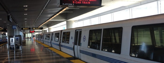 San Francisco International Airport BART Station is one of สถานที่ที่ Mike ถูกใจ.