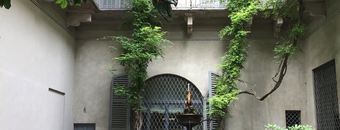 Gallerie d'Italia is one of Milano.