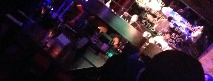 Rockeys Dueling Piano Bar is one of Tempat yang Disukai Stephanie.