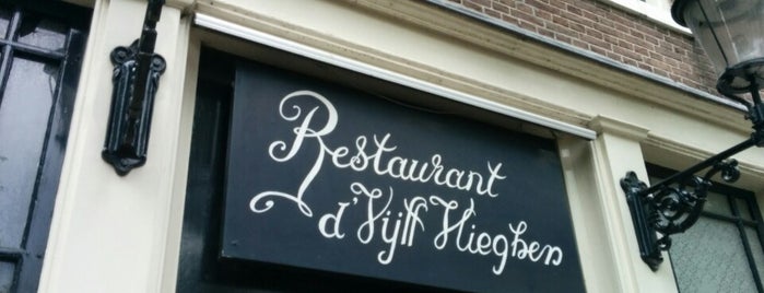 d'Vijff Vlieghen is one of De Grachten 2/2: Slapen, eten & drinken ❌❌❌.