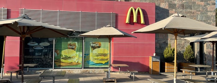 McDonald's is one of Lieux qui ont plu à Benjamin.