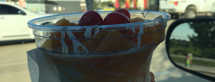 Andy's Frozen Custard is one of Lugares favoritos de Moira.
