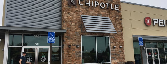 Chipotle Mexican Grill is one of สถานที่ที่บันทึกไว้ของ Amby.