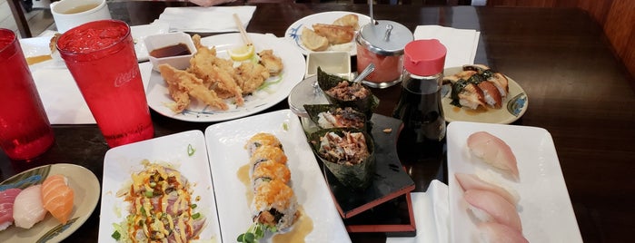 Fuji Sushi Buffet is one of Locais salvos de N9uyen.