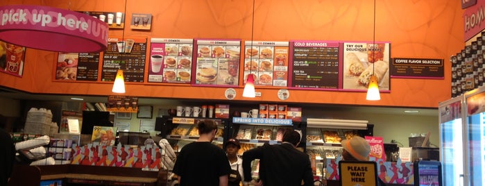 Dunkin' is one of Lugares favoritos de Steve.