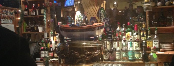 The Chieftain Pub is one of Locais curtidos por Eric.