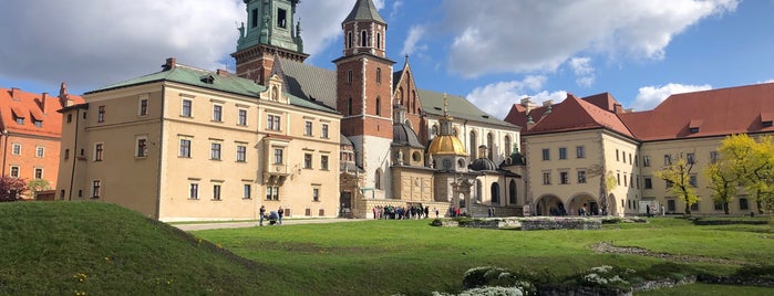 Wawel is one of Кракоа.