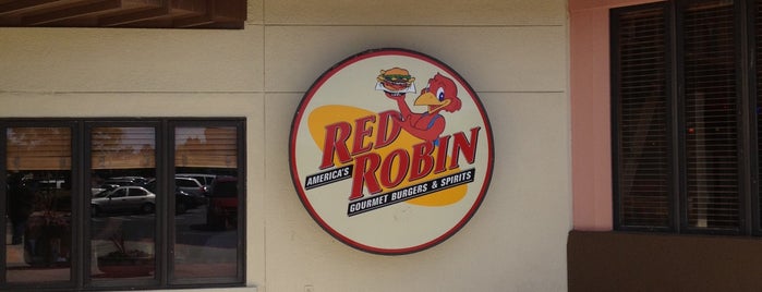 Red Robin Gourmet Burgers is one of Guide to Newark's best spots.