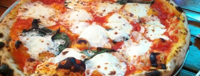Roberta's Pizza is one of Tempat yang Disukai Ish.