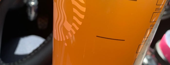 Starbucks is one of Johnさんのお気に入りスポット.