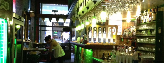 Publin Irish Pub & Restaurant is one of Budapeşte.