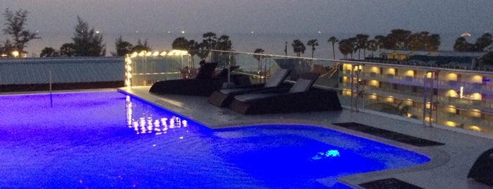 Grand Sunset Swimming Pool is one of ©️ 님이 좋아한 장소.