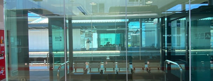 Ōshio Station is one of 山陽電鉄本線.