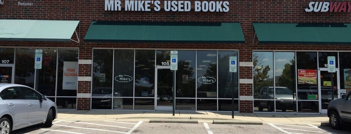 Mr. Mikes Used Books is one of Tempat yang Disukai Michael.