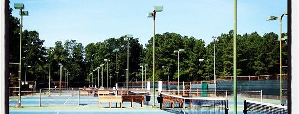 Millbrook Tennis Center is one of Emilyさんのお気に入りスポット.