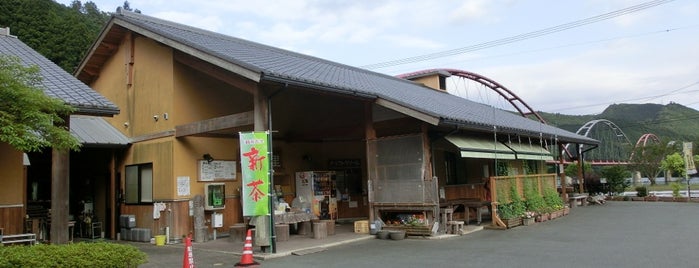 道の駅 天竜相津花桃の里 is one of 道の駅.