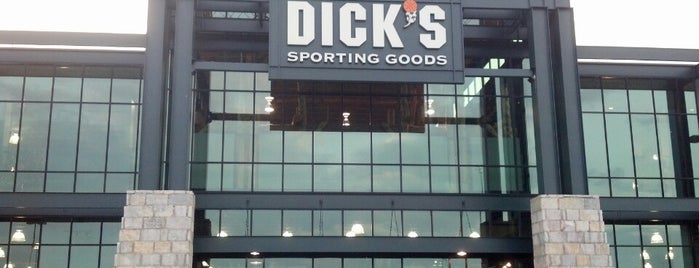 DICK'S Sporting Goods is one of Rick 님이 좋아한 장소.