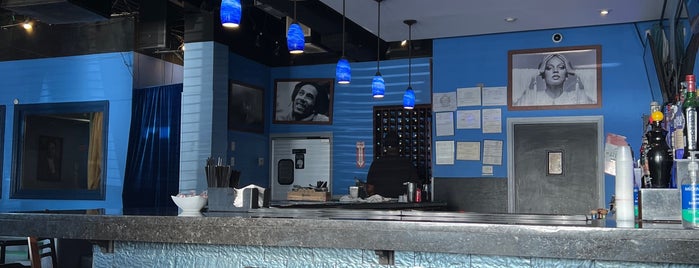 Blu Lagoon Bar And Bistro is one of Locais salvos de K.