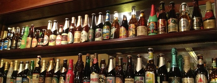 Mommseneck - Haus der 100 Biere is one of Sergeyさんのお気に入りスポット.