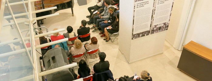 Centre Culturel Coréen 한국문화원 is one of Paris.