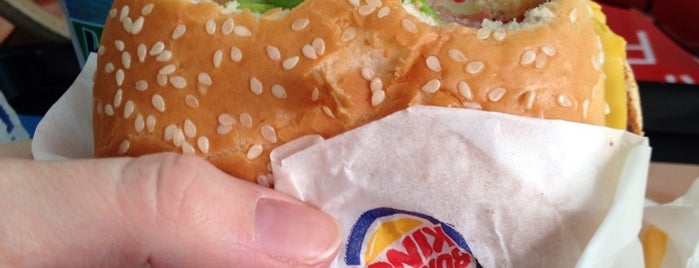 Burger King is one of Lucianoさんのお気に入りスポット.