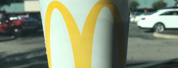 McDonald's is one of Tempat yang Disimpan Brad.