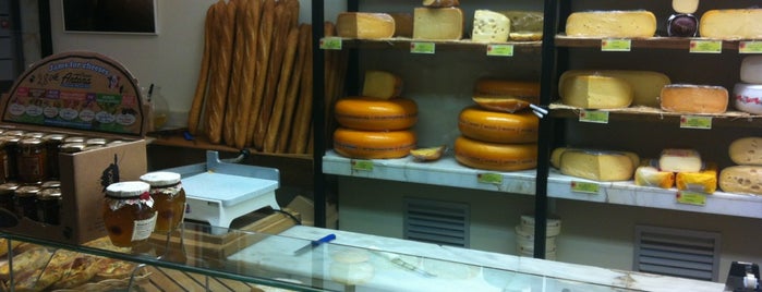 VDH Fromagerie is one of Locais curtidos por Stephraaa.