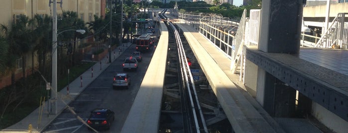 MDT Metromover - Brickell Station is one of NURSECON AT SEA 🚢 2024 MEXICO 🇲🇽 BAHAMAS 🇧🇸.