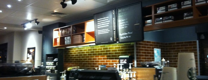Starbucks is one of Posti che sono piaciuti a Ike.