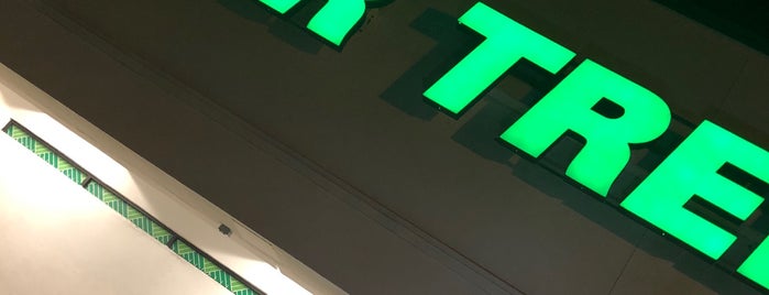 Dollar Tree is one of JR umana : понравившиеся места.