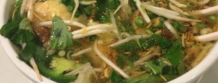 Anh Thu Vietnamese Restaurant is one of Lieux sauvegardés par Amy.