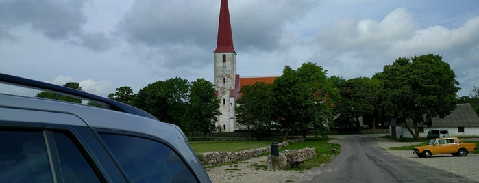 Kihelkonna is one of Eesti alevikud / Estonian towns.