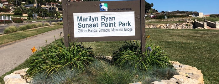 Marilyn Ryan Sunset Point Park is one of Lugares favoritos de Fabio.