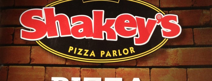 Shakey's Pizza is one of Las Mejores Pizzas.