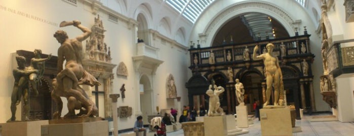 Museo Victoria y Alberto is one of 712815.