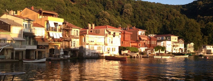 Anadolukavağı İskele Meydanı is one of Tempat yang Disukai Bahadir.