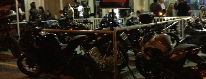 Asas Moto Bar is one of frequentes.