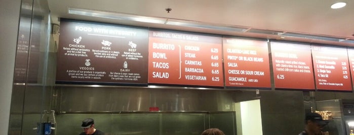 Chipotle Mexican Grill is one of สถานที่ที่ Kristeena ถูกใจ.