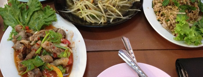 ส้มตำอินเตอร์ is one of Must-visit Thai Restaurants in Chom Phon.