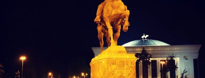 Площадь и памятник Амира Темура | Amir Timur Square and Monument is one of Taşkent Bucket List.