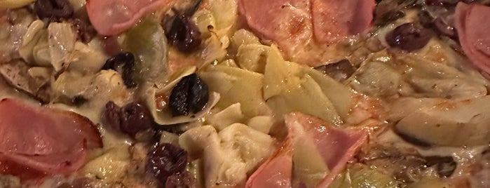Romanacci Pizza Bar is one of Cape cod.