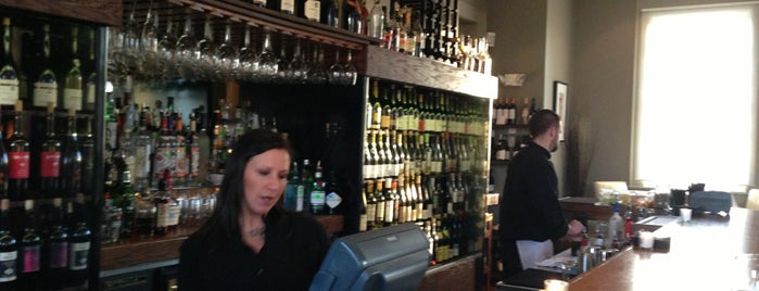 Bonterra Dining & Wine Room is one of Lugares favoritos de Adam.
