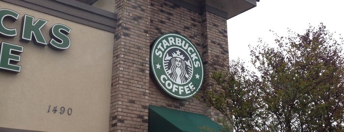 Starbucks is one of Orte, die Lori gefallen.