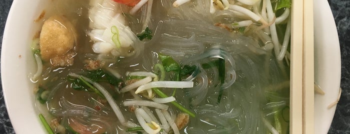 Pho 21 is one of Juliana 님이 저장한 장소.